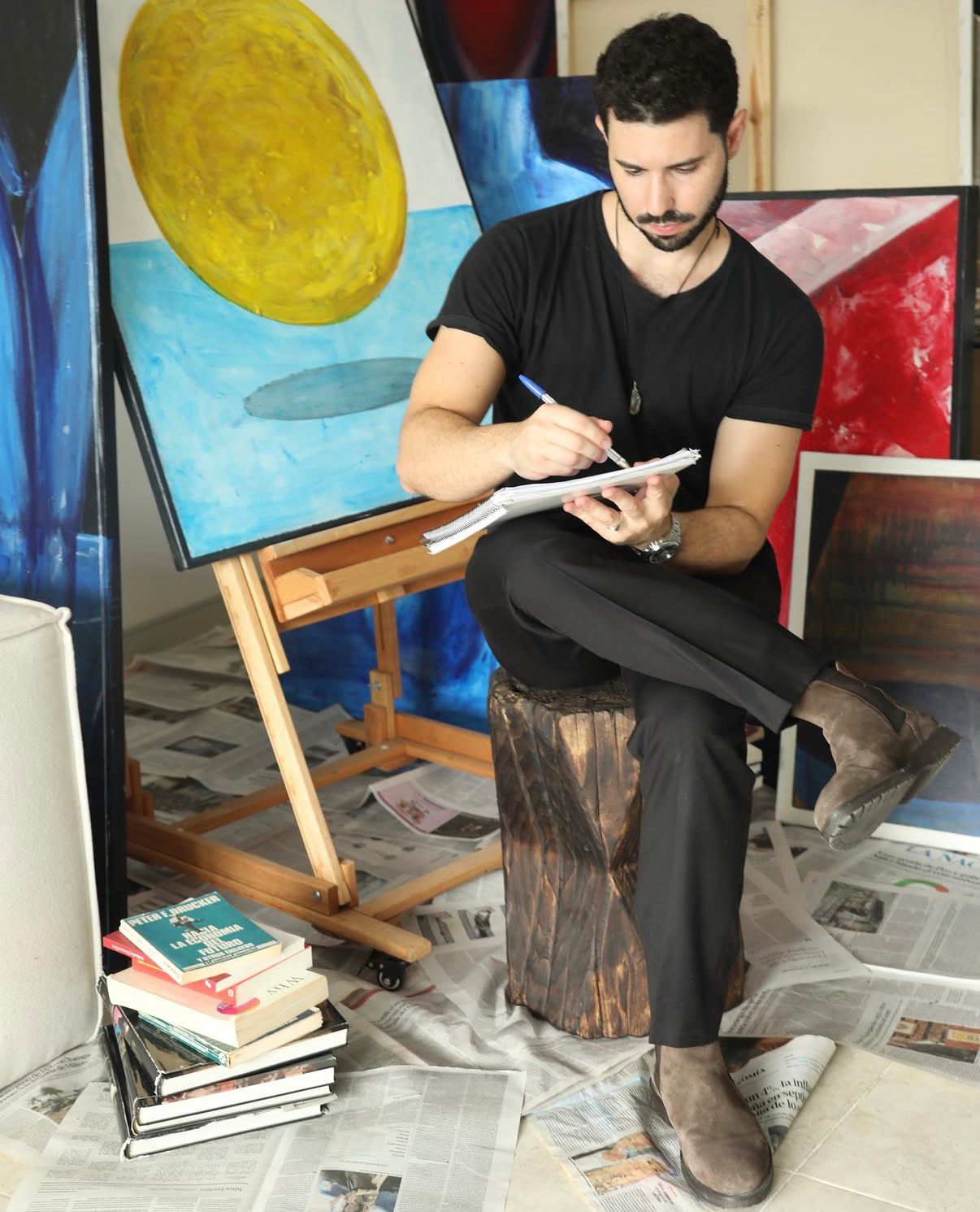 Juan Stok en su estudio